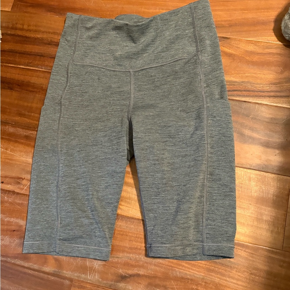 Athleta Ultimate‎ Stash Pocket 8” Biker Shorts Gray XS (0706)